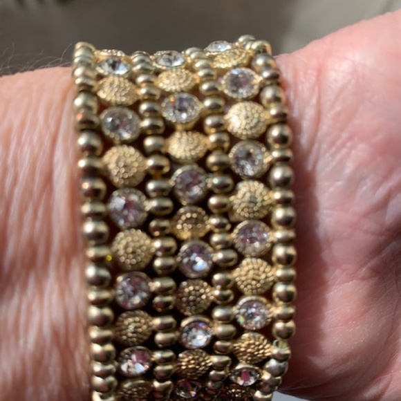 Elegant Gold Stretch Bracelet with Rhinestones - Picture 2 of 4